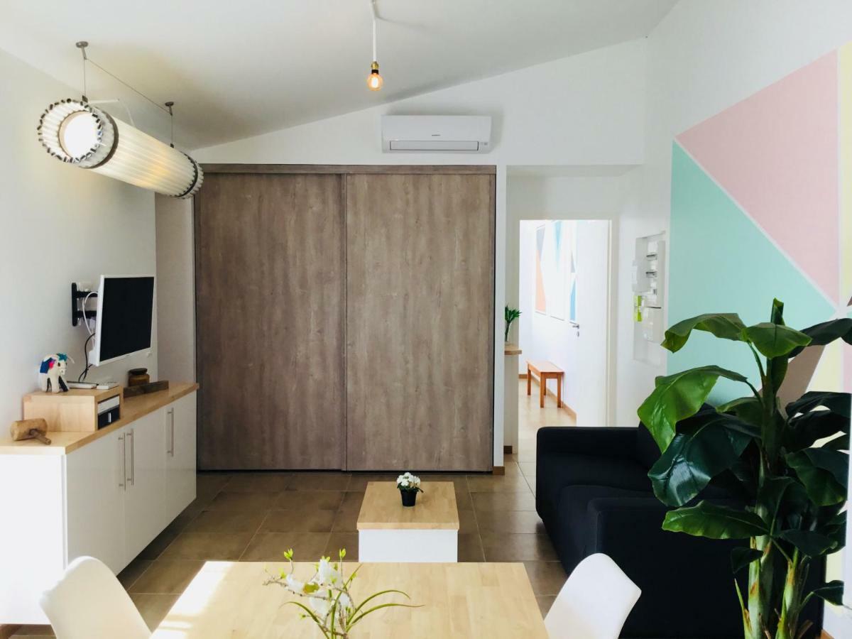 Gite Blanco Y Madera Narbonne Exteriör bild