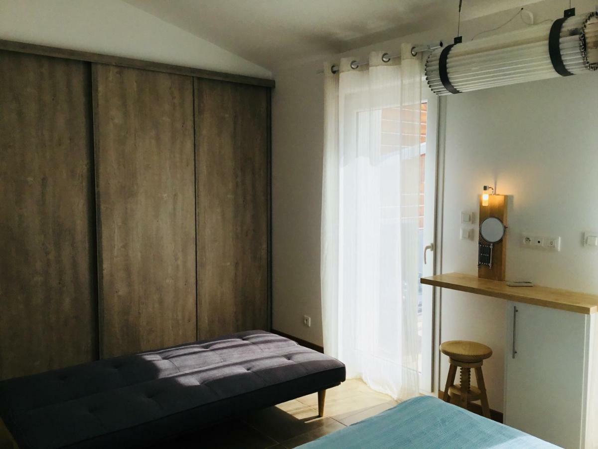 Gite Blanco Y Madera Narbonne Exteriör bild