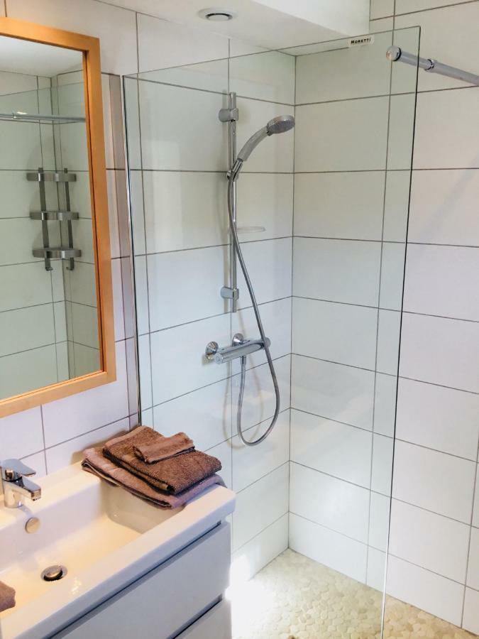 Gite Blanco Y Madera Narbonne Exteriör bild