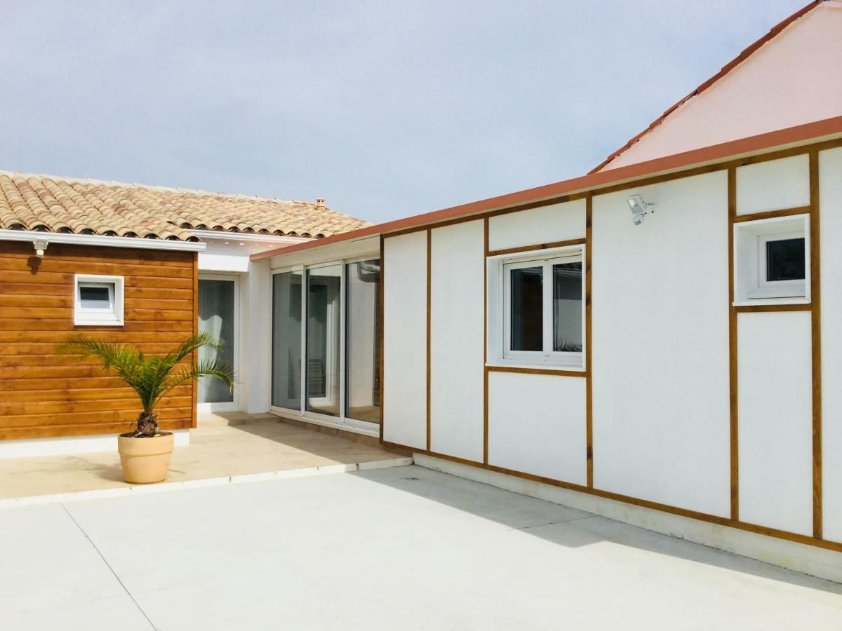 Gite Blanco Y Madera Narbonne Exteriör bild